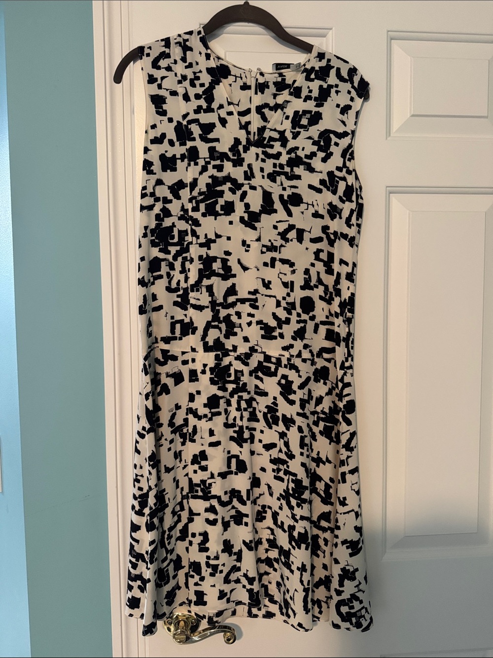 Vince Sleeveless Black & White Abstract Print Dress